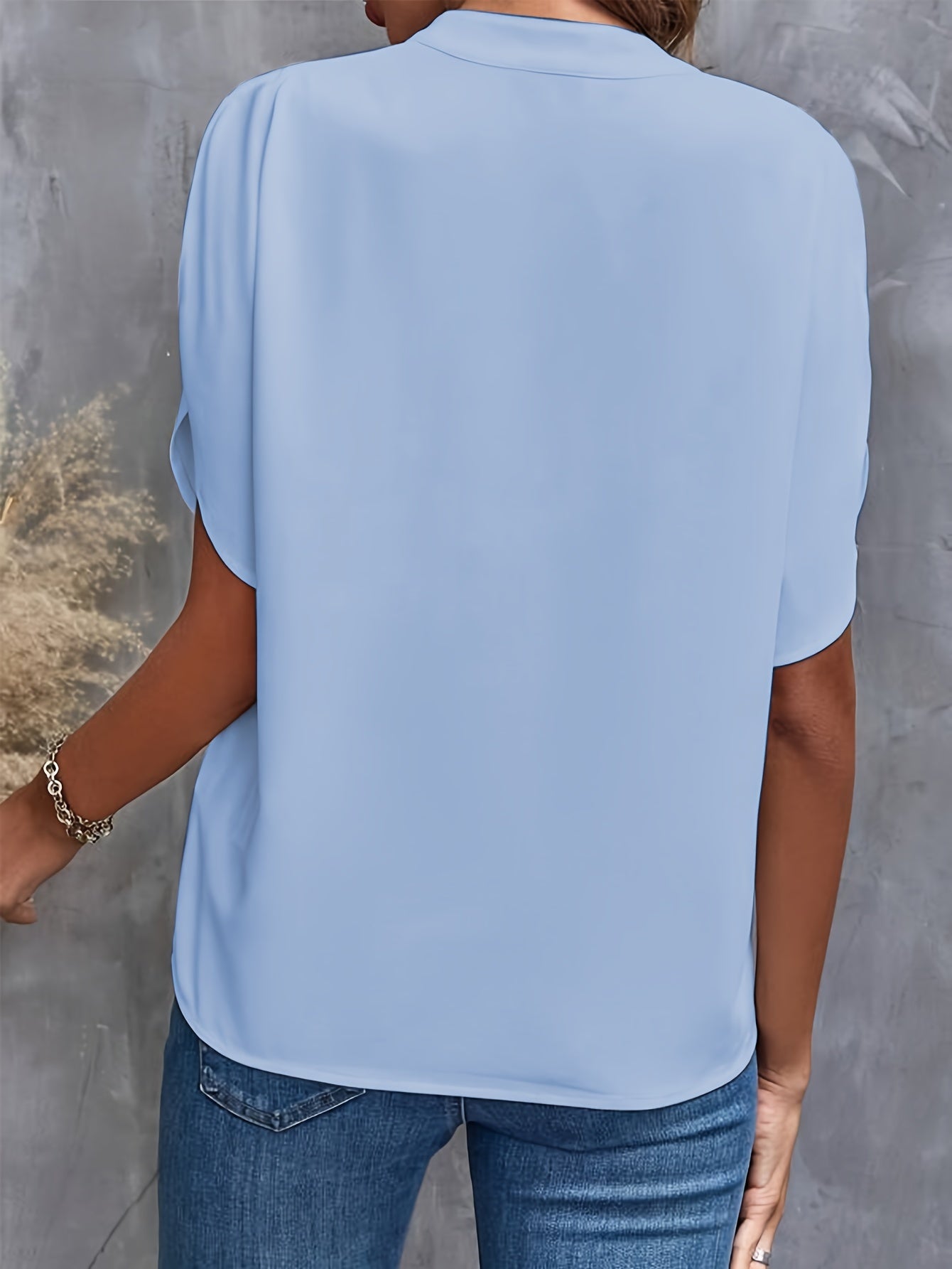 Kiana™ - Blouse Unicolore avec Col en V