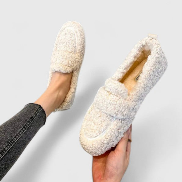 Solange | Chaussons chauds au design élégant