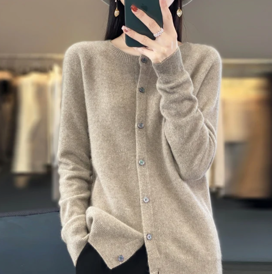 Élina – Gilet doux avec boutons