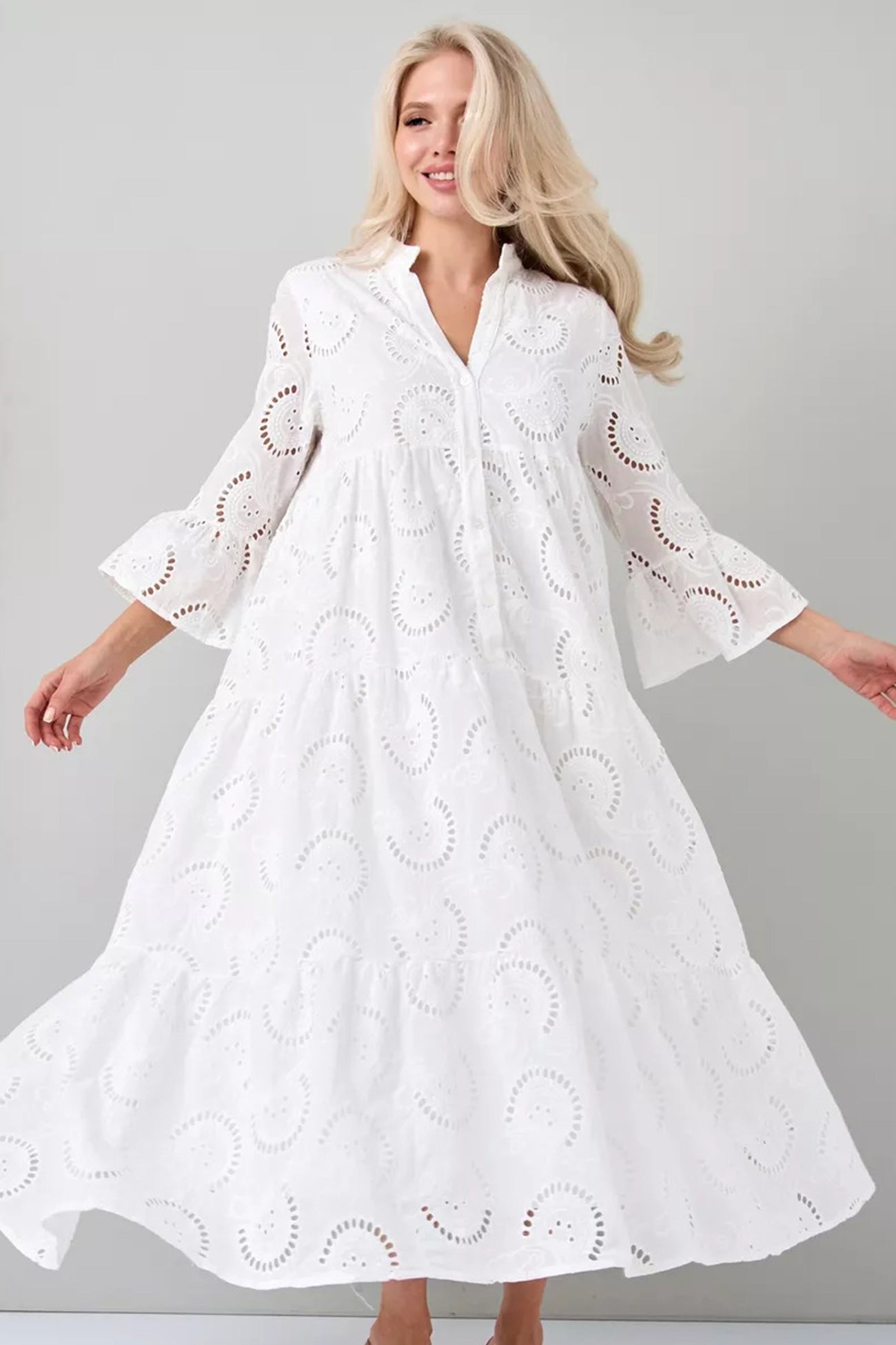 Noa™ - Robe en coton avec manches brodées et col en V