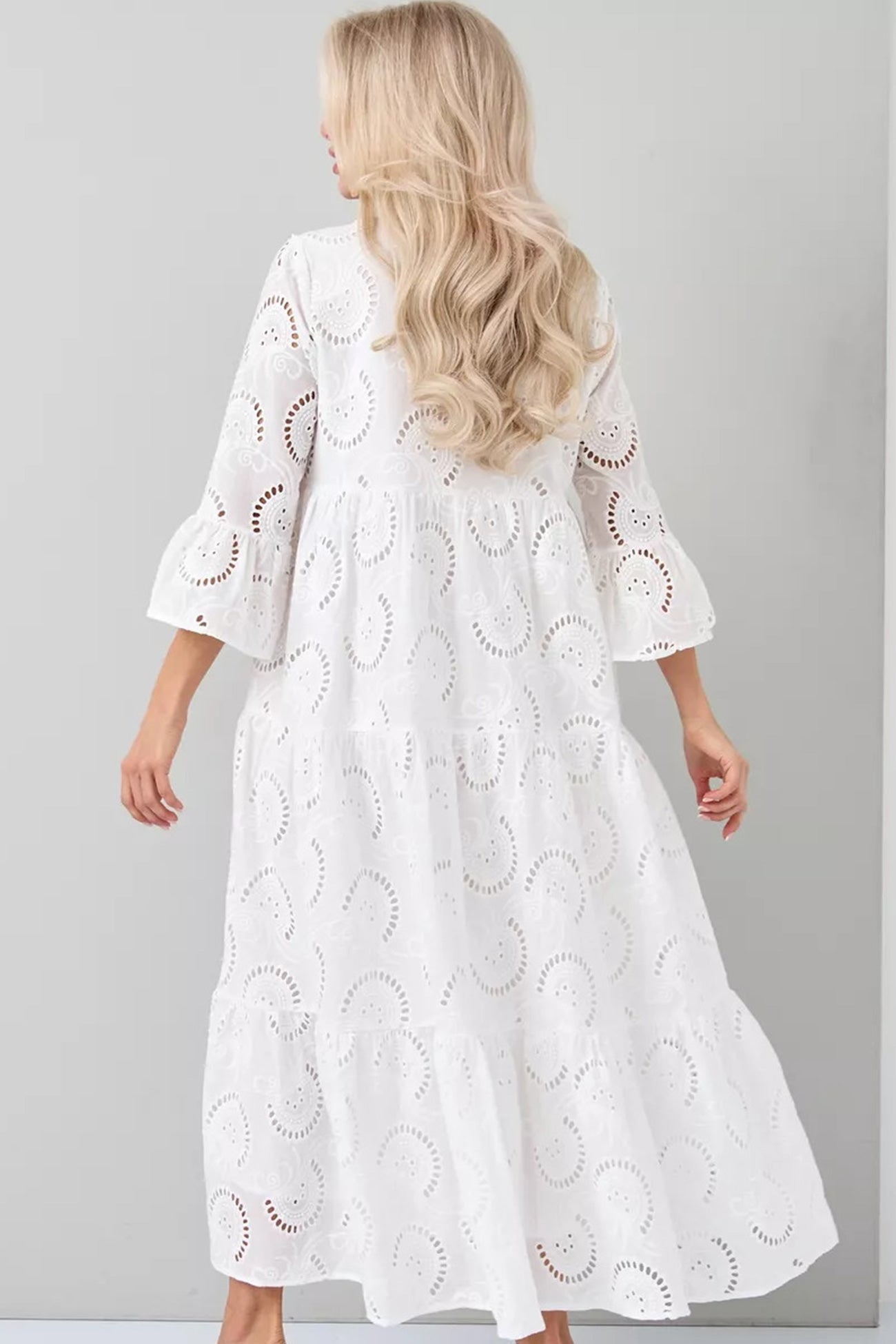 Noa™ - Robe en coton avec manches brodées et col en V